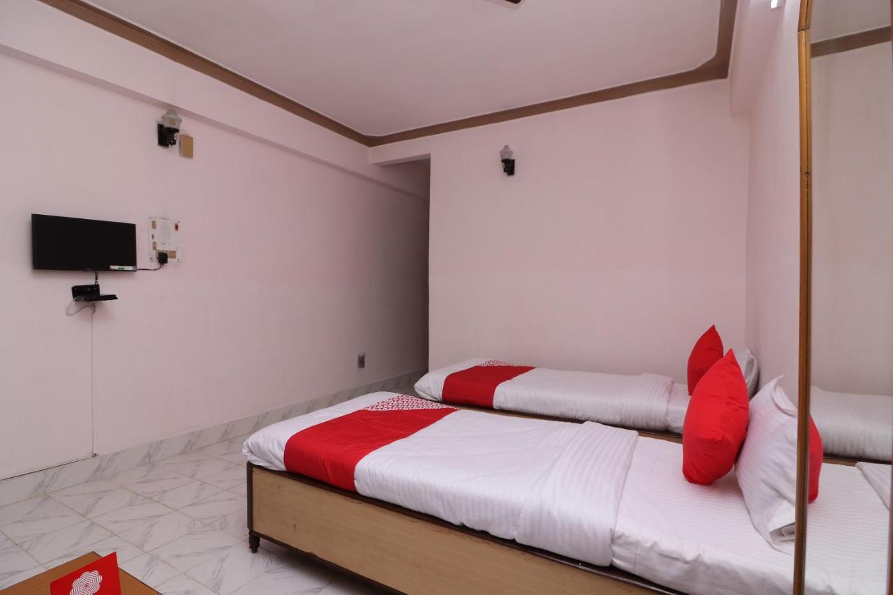Oyo 16112 Hotel Uruvela International Bodhgaya Bagian luar foto