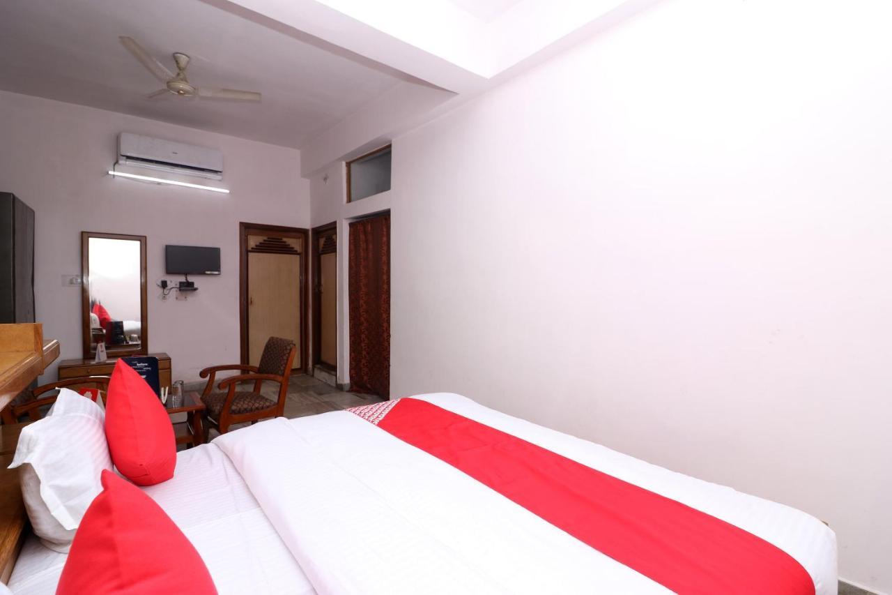 Oyo 16112 Hotel Uruvela International Bodhgaya Bagian luar foto