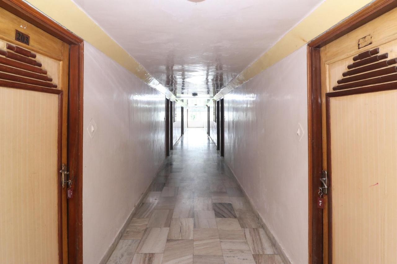 Oyo 16112 Hotel Uruvela International Bodhgaya Bagian luar foto