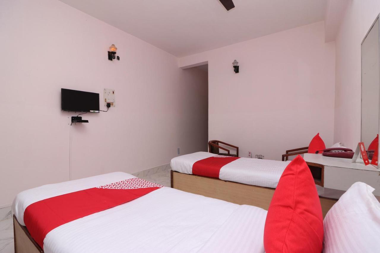Oyo 16112 Hotel Uruvela International Bodhgaya Bagian luar foto
