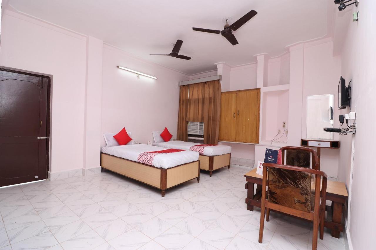Oyo 16112 Hotel Uruvela International Bodhgaya Bagian luar foto